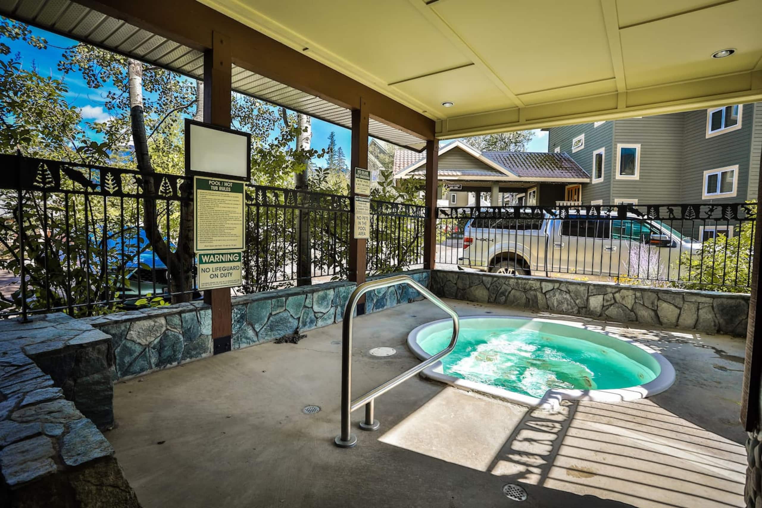 Cozy Hillside Condo - 2 Bedroom, 2 Bath - Photo 15