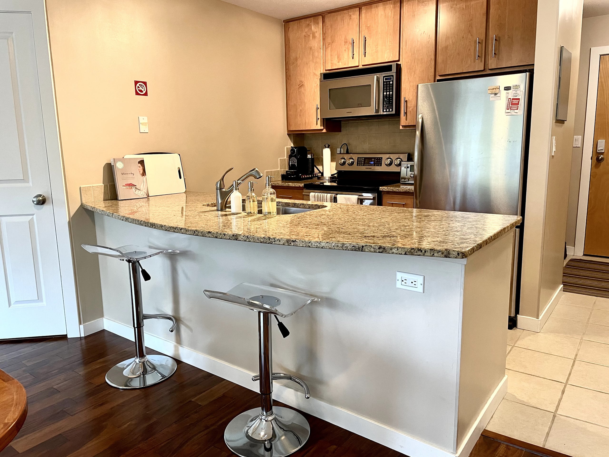 Cozy Hillside Condo - 2 Bedroom, 2 Bath - Photo 4