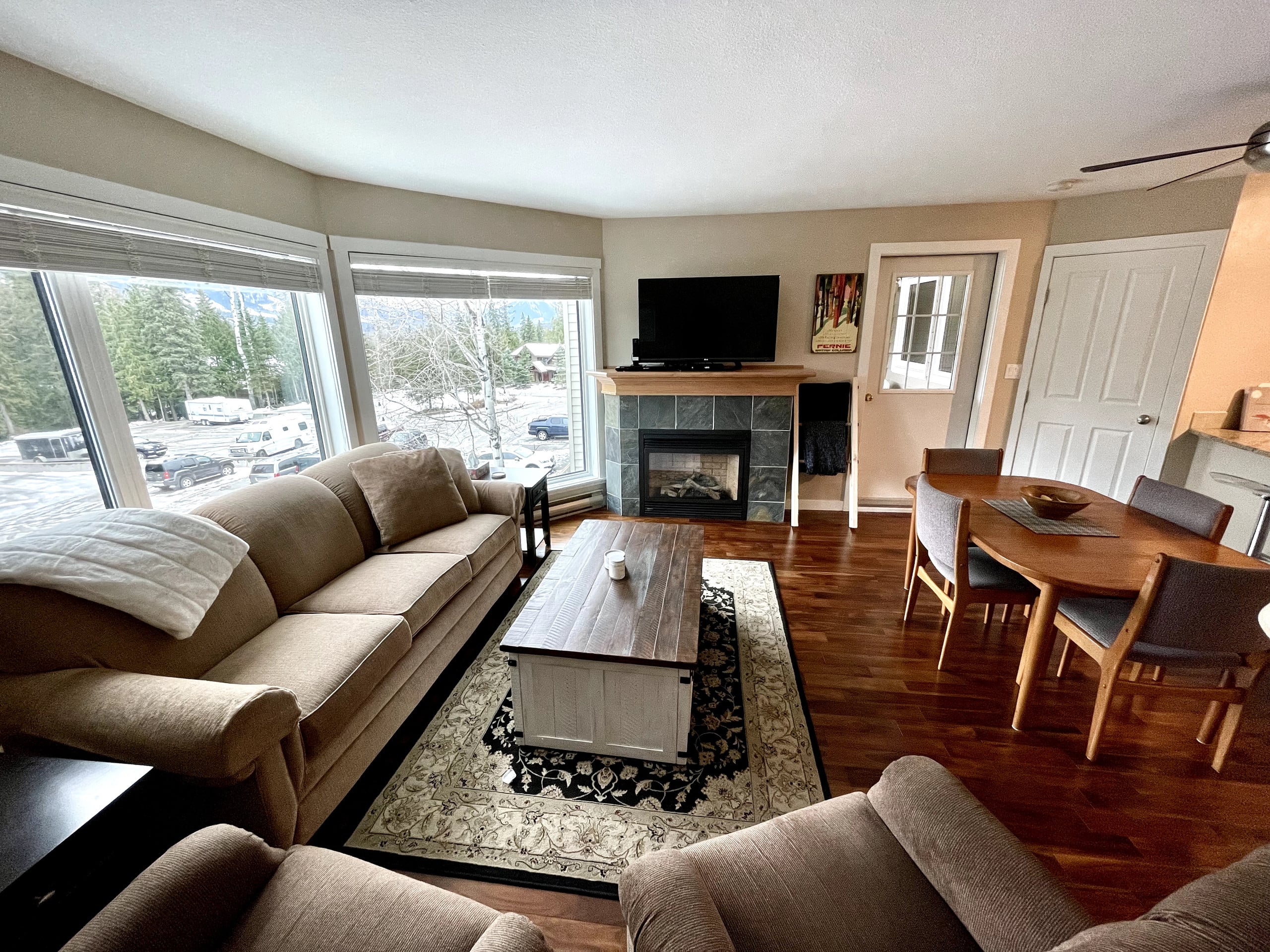 Cozy Hillside Condo - 2 Bedroom, 2 Bath - Photo 3