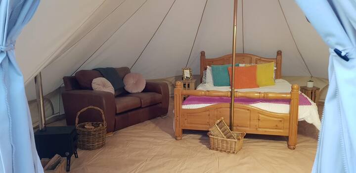 Digon o le, Priestranné