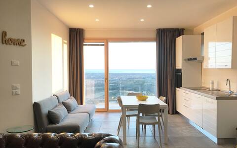 Le Nuvole. Apartment Rocca with Panoramic View