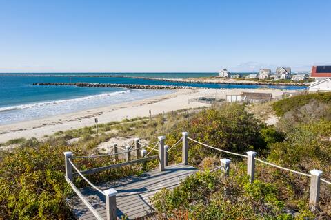 Experience Paradise! Stunning Beachfront Retreat!