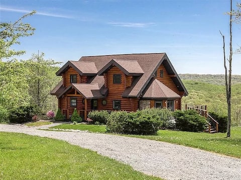 Picturesque Log Home, Family Fun with Scenic Views