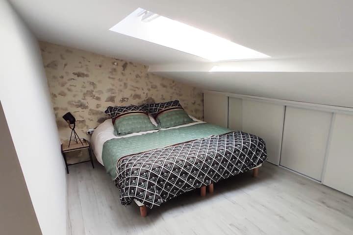 2nd attic bedroom 160 x 200 with closets and bikes