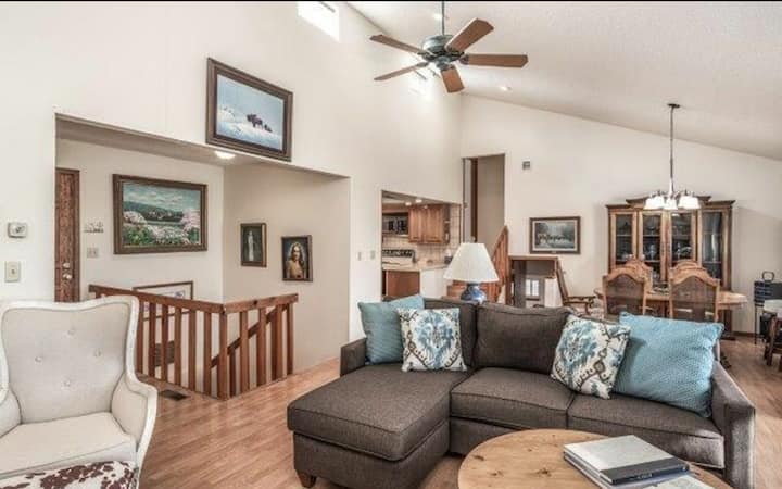 The Viewbella With Gorgeous Views & Hot Tub! - Ruidoso, NM