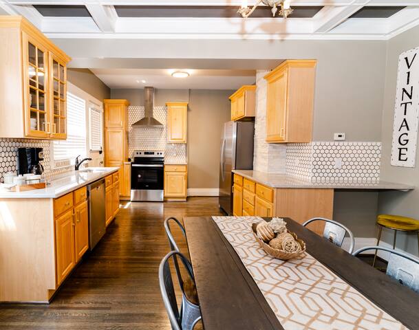 Beautifully Restored 3 bedroom on Park Avenue gallery image 2