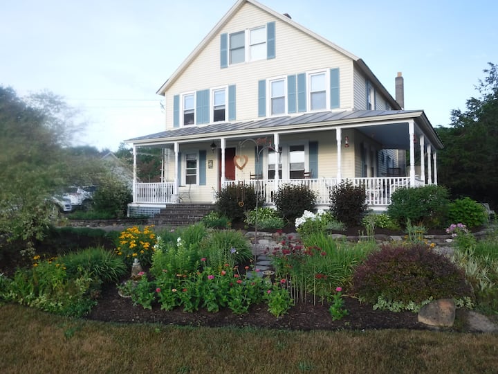 Lake Bomoseen Vacation Rentals & Homes Castleton, VT Airbnb