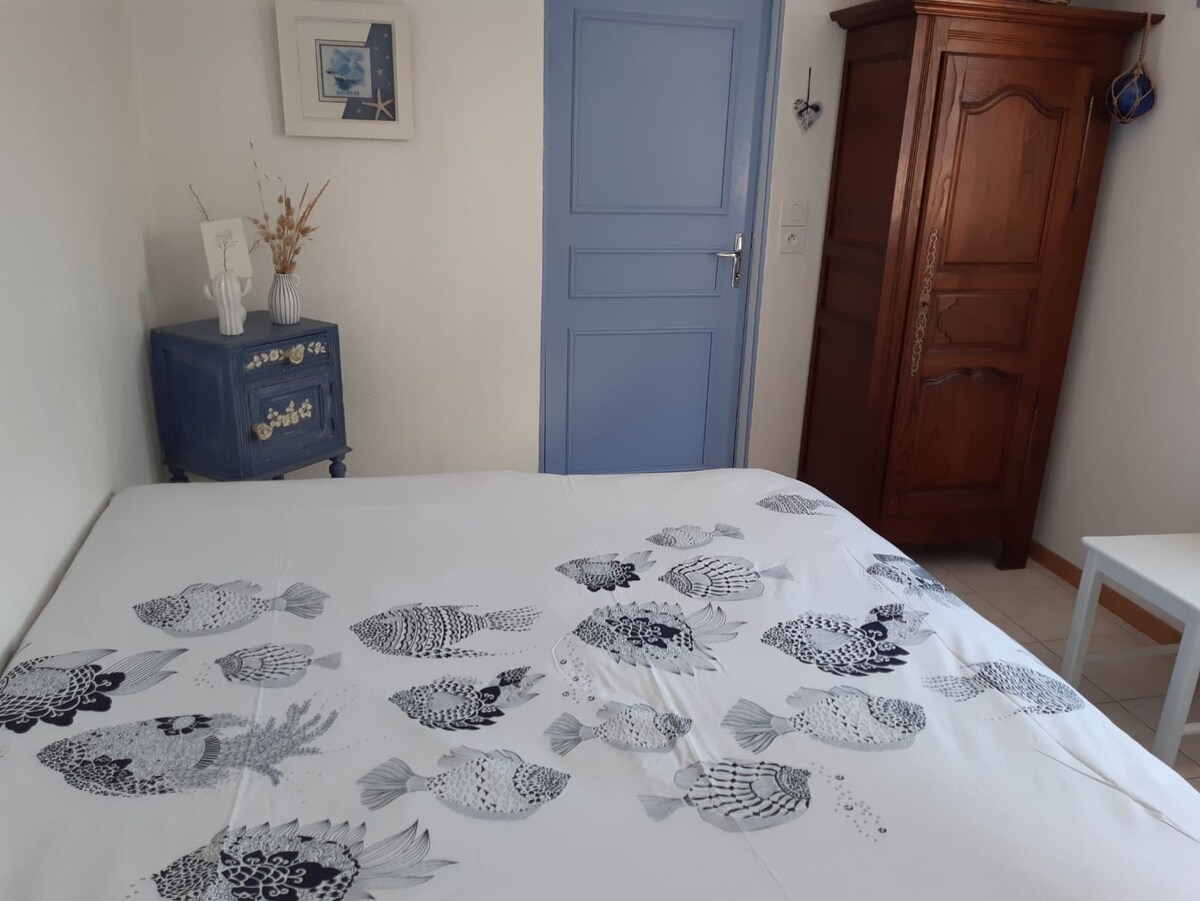 ห้องนอนพร้อมเตียงคู่ 160X200
เครื่องนอนใหม่