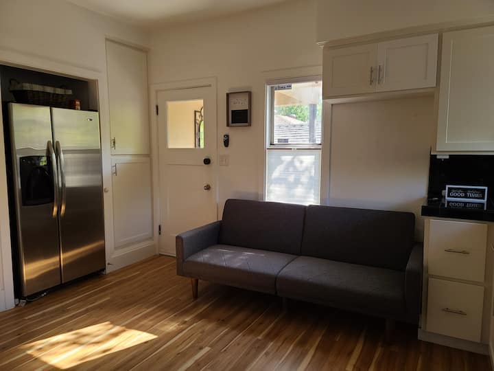 Private 1-bedroom Suite <2 Miles To Midtown Sac - Sacramento, CA