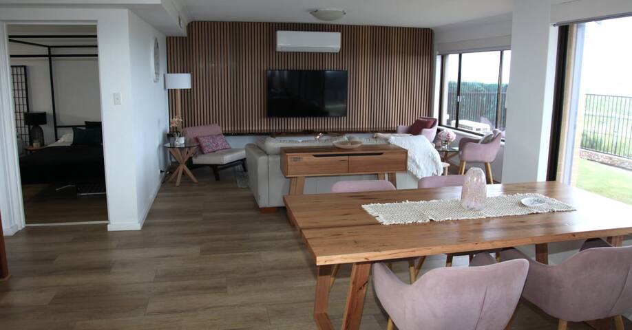 Quamby on the Beach ezy beachside walk to Mandurah gallery image 2