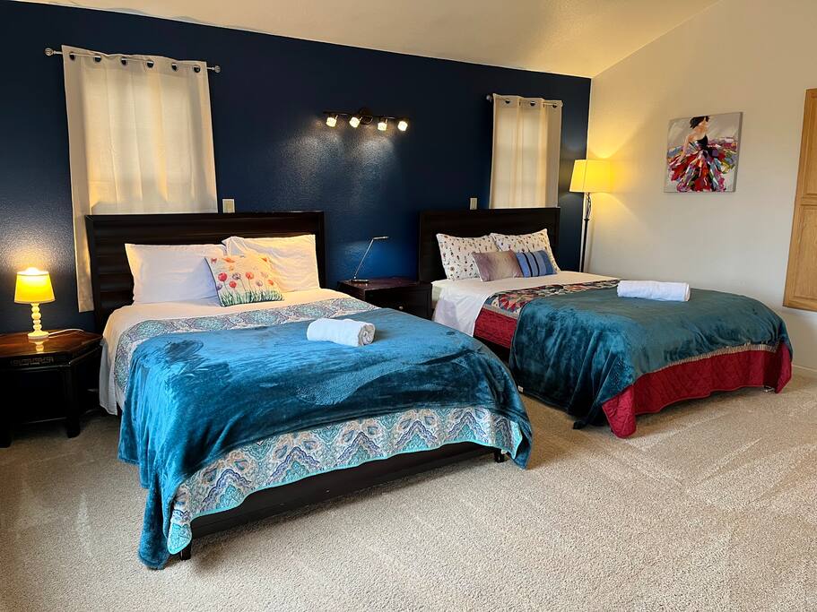 Spacious one bedroom suite near Tesla/Facebo0k