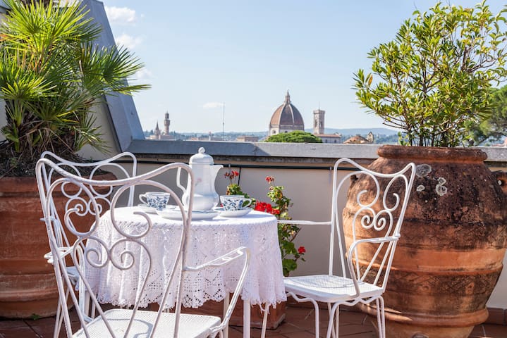 Exclusive Penthouse , Skyline View , with Parking