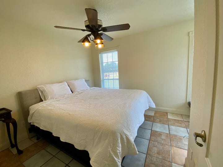 East House Lower Bedroom (King)