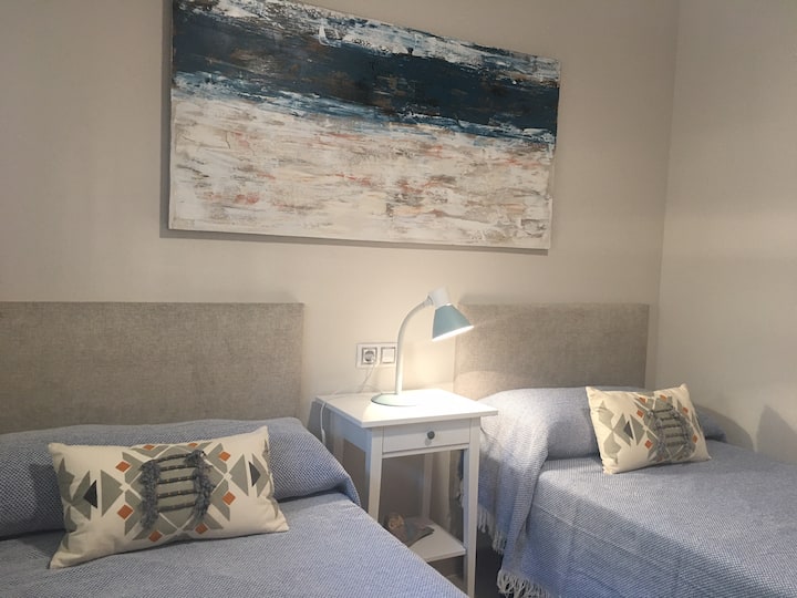 Двойна спалня с две легла 90х190. Всички нови са публикувани през август 2021 г.