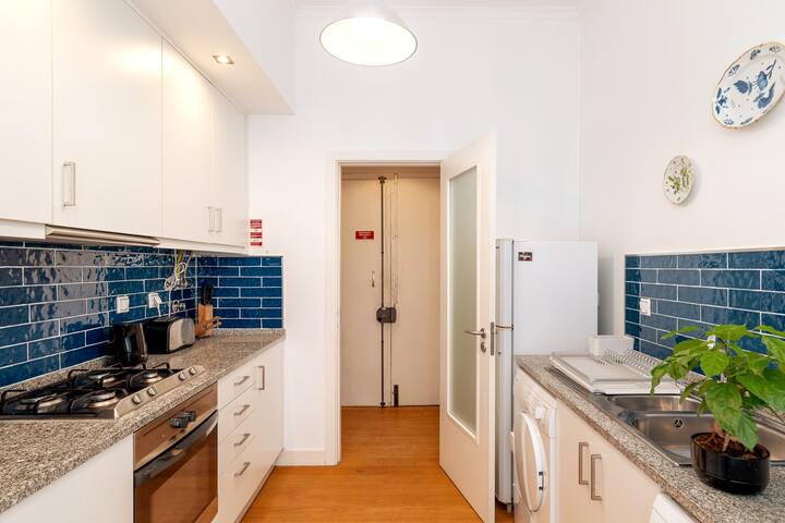 Hyper Central 2 bedroom next to the elevator gallery image 4