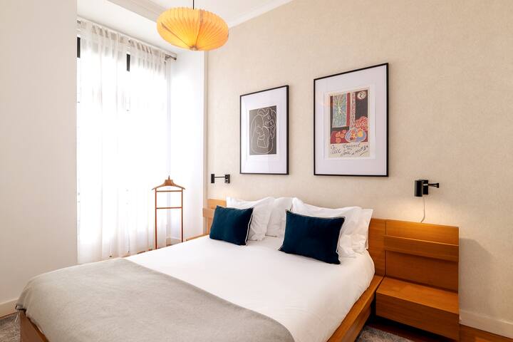 Hyper Central 2 bedroom next to the elevator gallery image 3