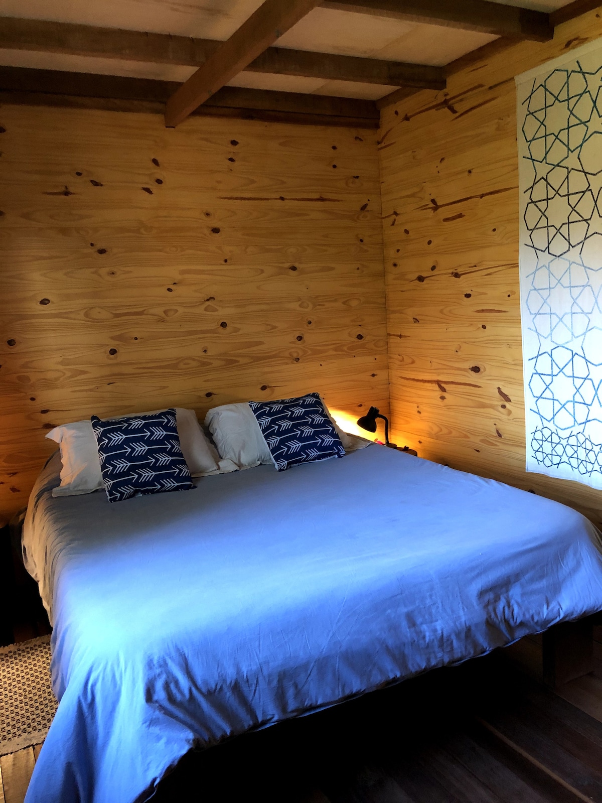 Lit queen size, draps et couette de Buddemeyer