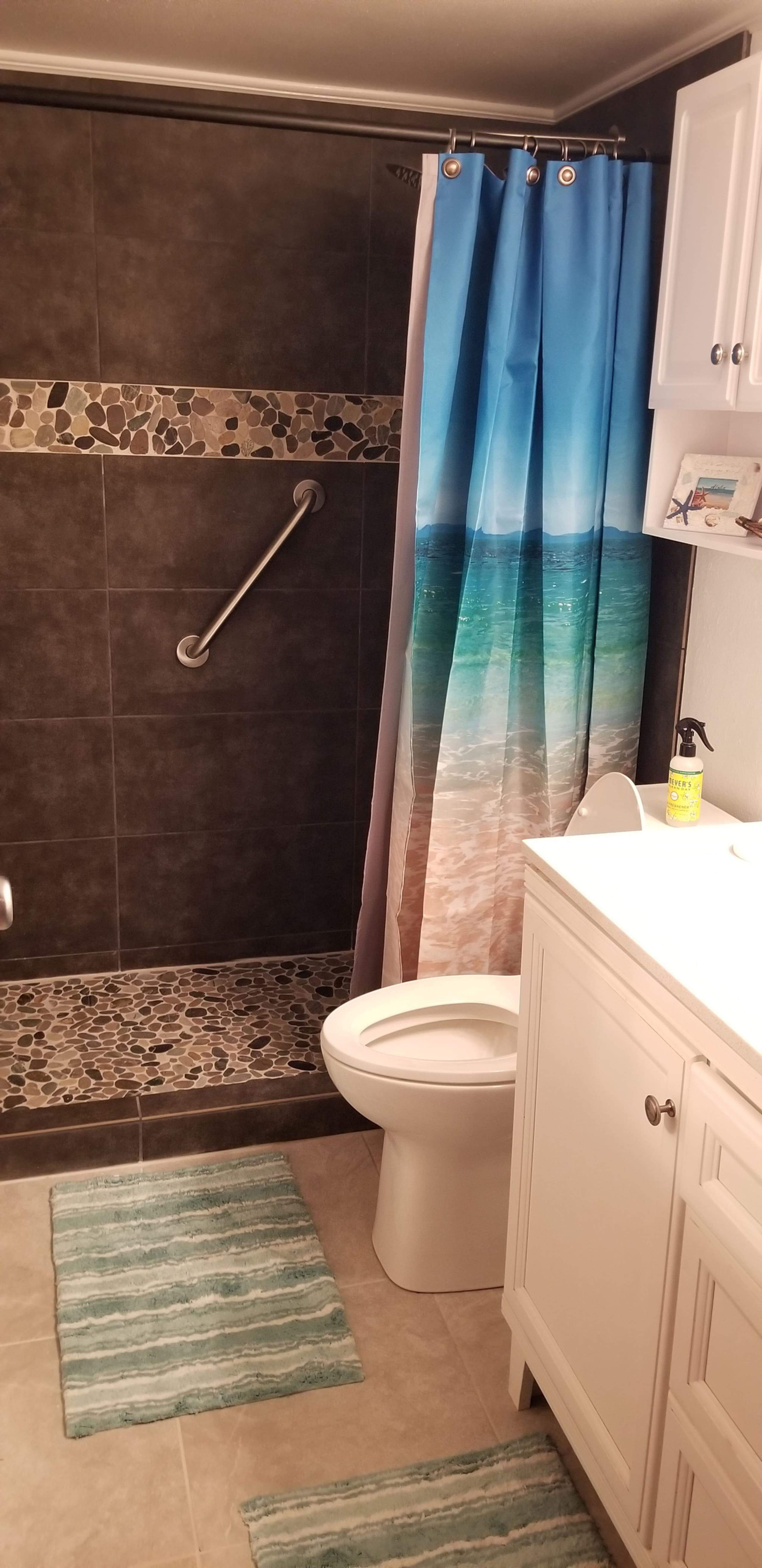 Condo in Wailuku · ★4.9 · 1 bedroom · 3 beds · 1 private bath - Image 5