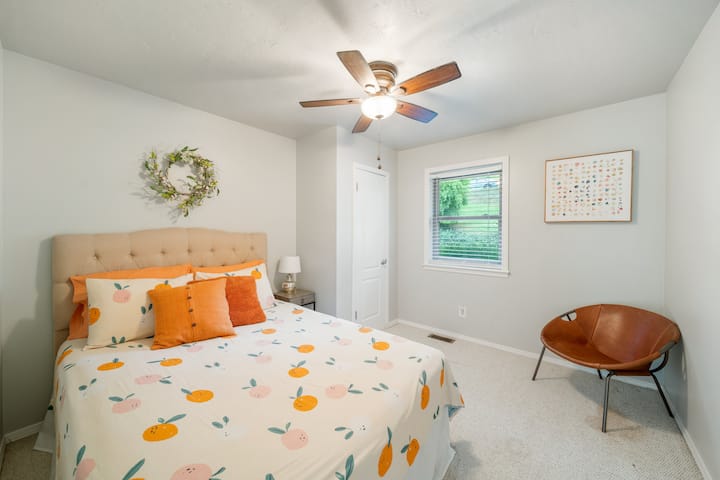 dormitorio 4 con cama tamaño Queen.