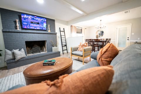 King Bed/Pet Friendly/Fenced Backyard/Fast Wifi