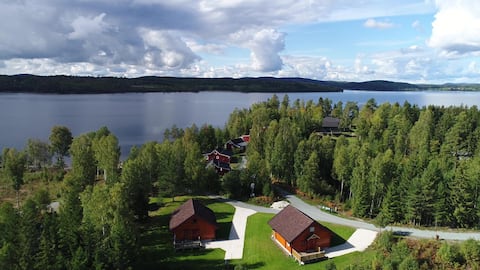 Top Airbnb: Lakeside log cabins, cabin 2, the houses are booked separately in Bengtsfors