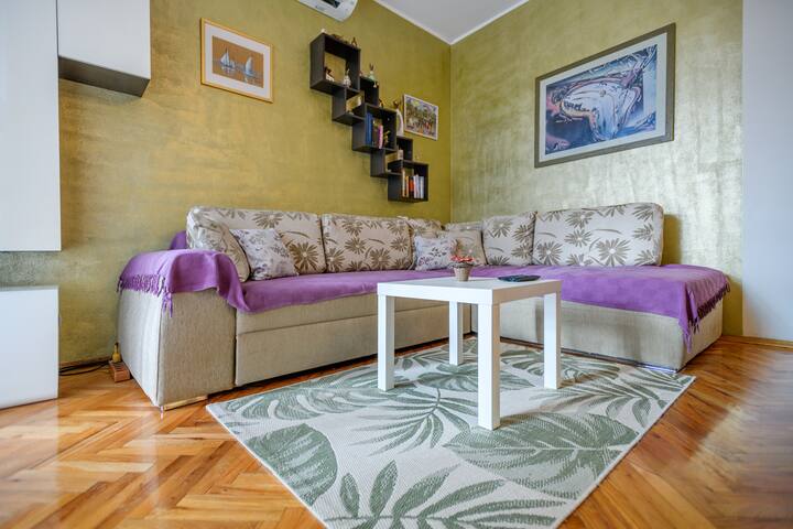 Atractive Apartment In A Quiet Area Close To Beach - Bibinje