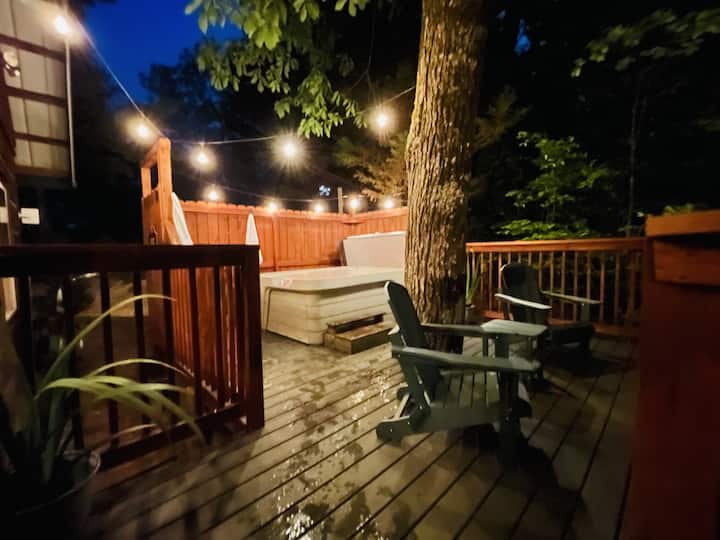 Smokies Cabin Tree House Retreat, Pet-friendly - Tennessee