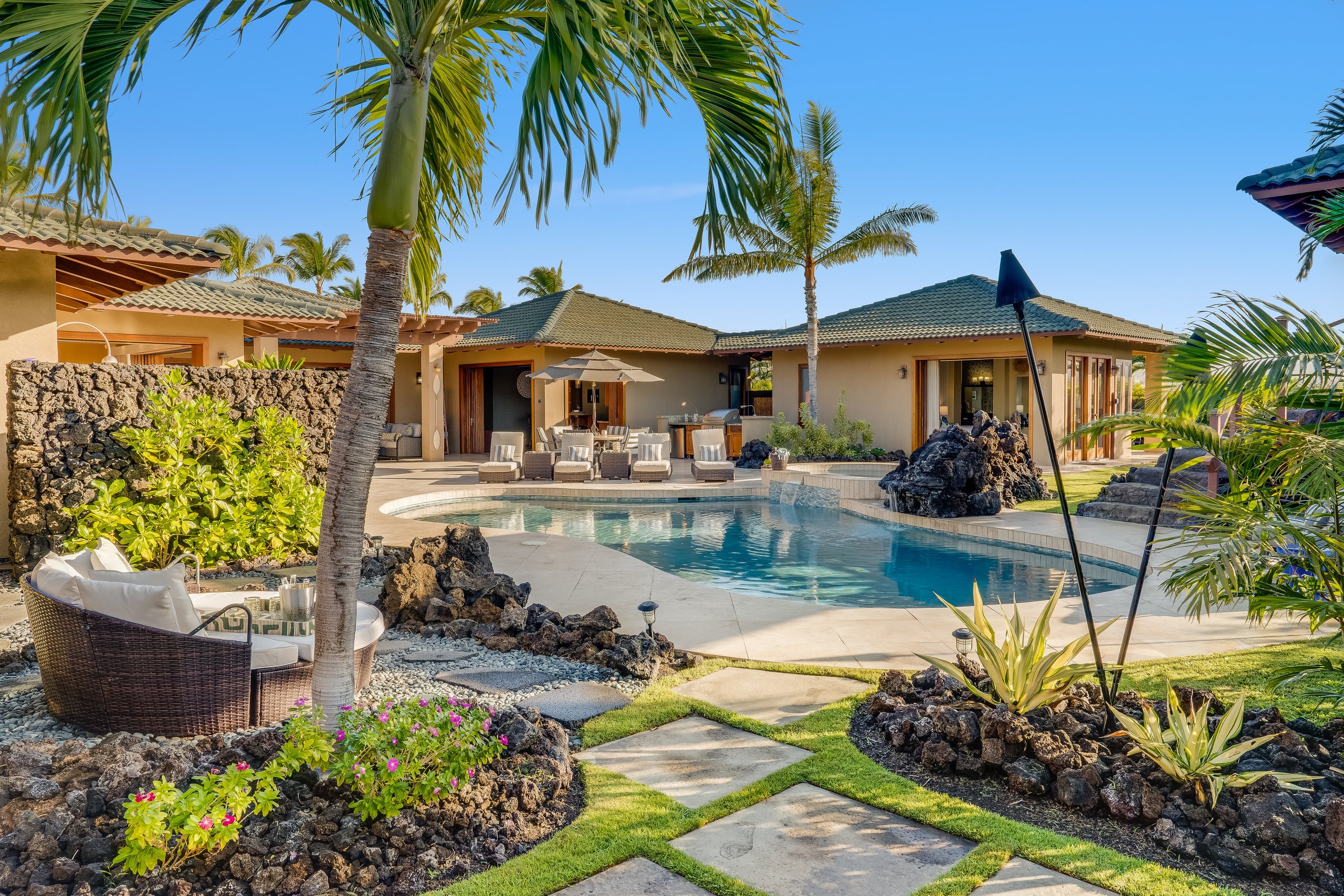 Home in Waimea · ★5.0 · 5 bedrooms · 6 beds · 6 baths - Image 2