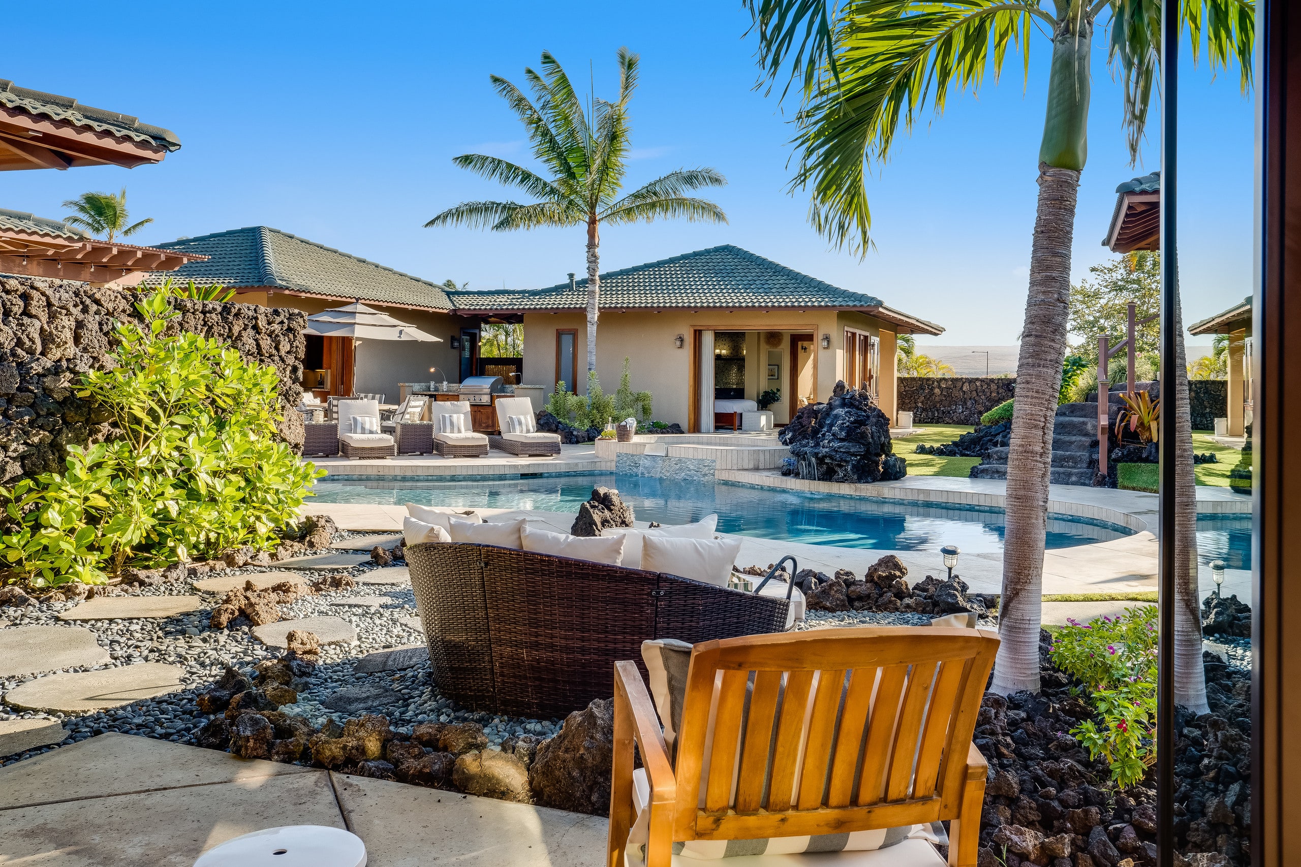 Home in Waimea · ★5.0 · 5 bedrooms · 6 beds · 6 baths - Image 3