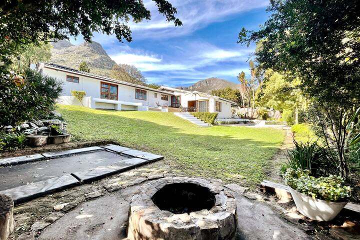 LA BOHEME – Villa with views and big garden gallery image 4