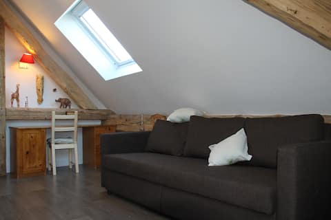 Top Airbnb: Cottage with pool, 2 minutes from Lake Annecy à Saint Jorioz