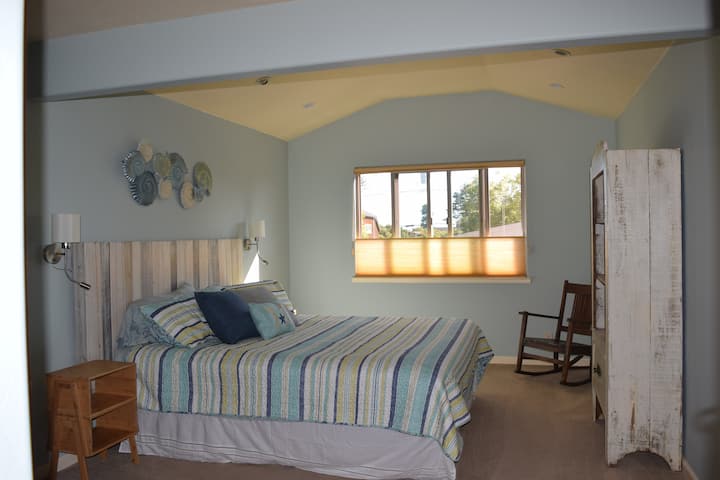 غرفة نوم رئيسية بمقاس كينج