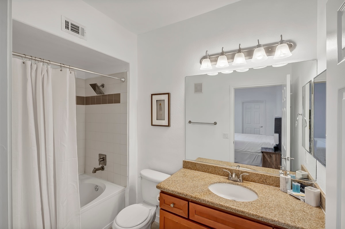 SuperHost 5 Star Service 2 Bedroom 2 Bathroom U030