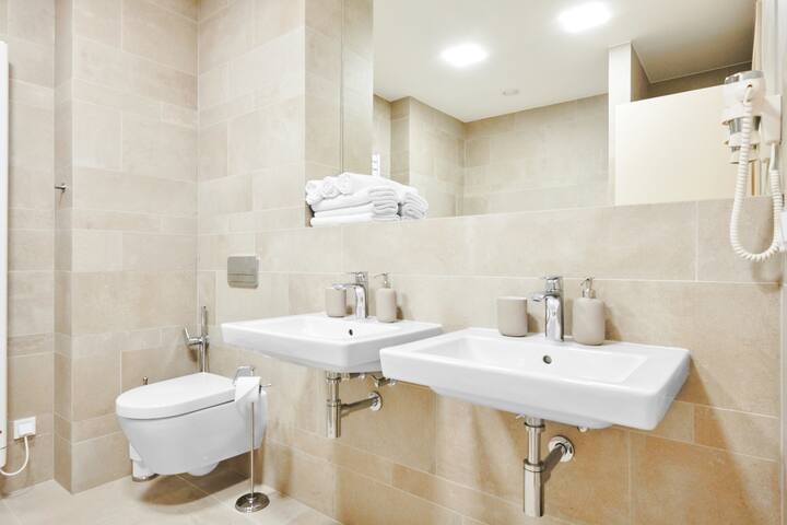 Bright Old Town 3-bedroom Apartment (6G) gallery image 5