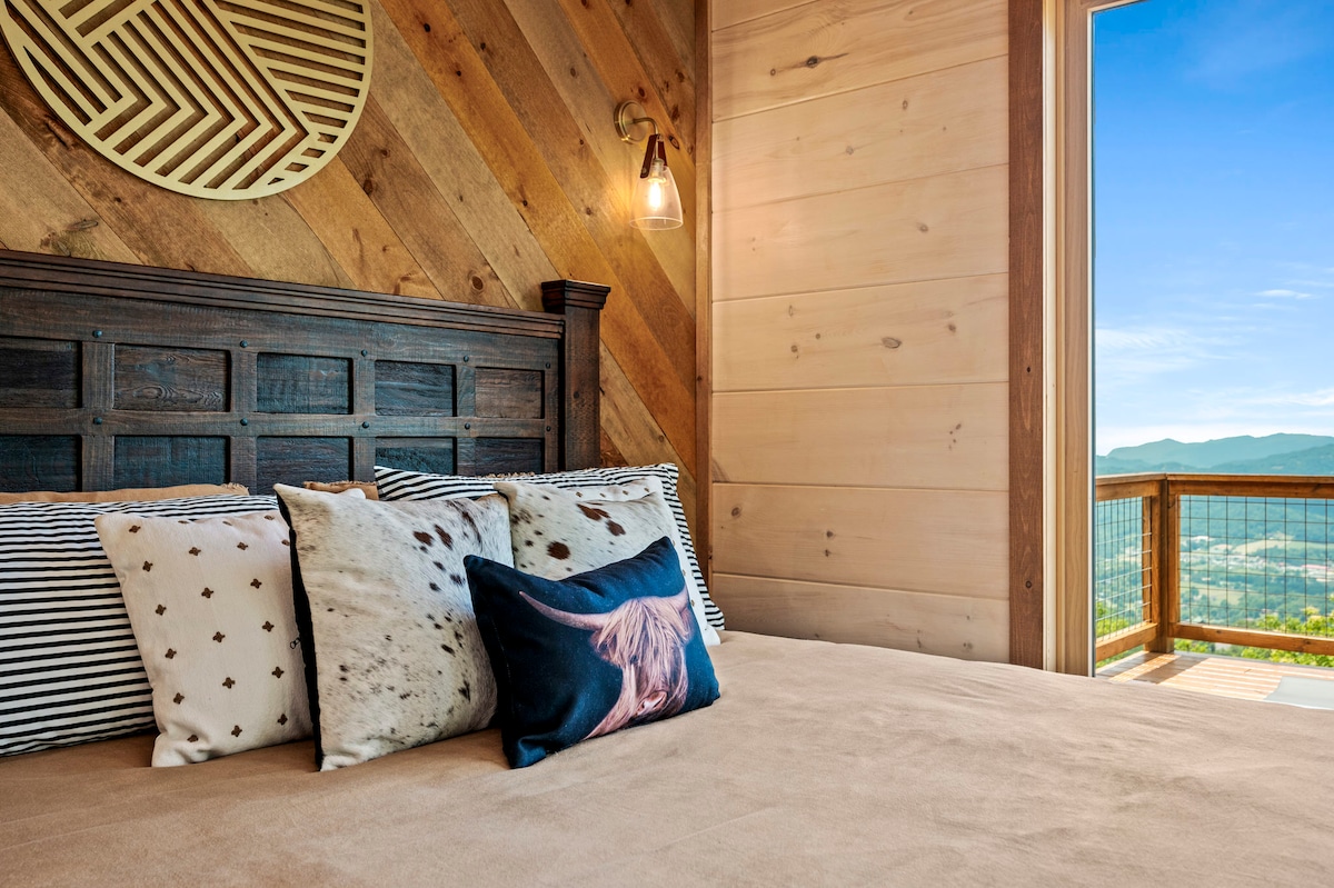 金牛座-在舒适的双人床上，迎接阳光洒在山峰上。 私人阳台早晨—手里端着咖啡，肺里呼吸着山间空气