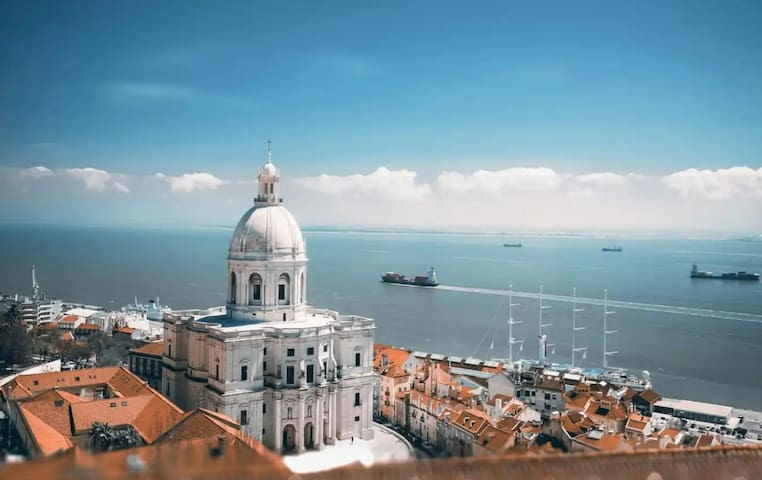 GLAMOROUS AND CENTRAL ALFAMA RIVERVIEW