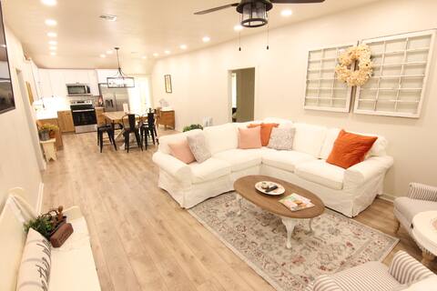 Fully Remodeled! 3 min WALK to the Merc!