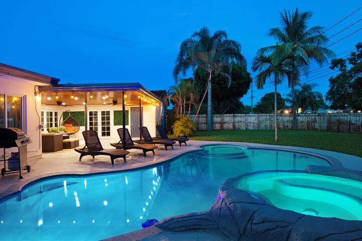 5BR Single-Level Home | Heated Pool, Spa, Grill gallery image 4