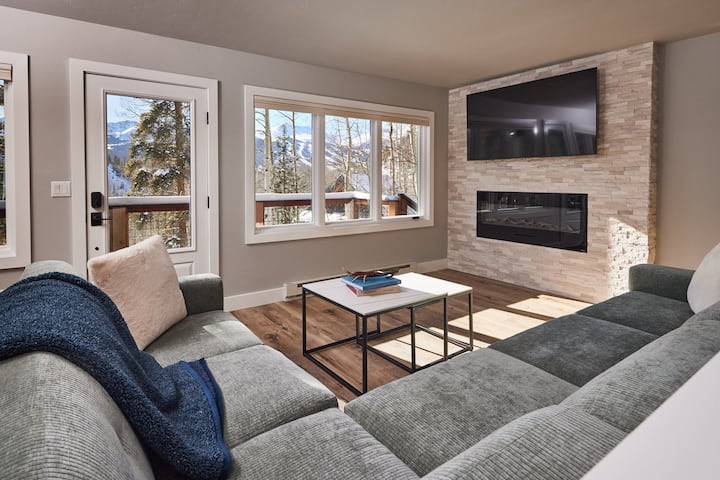 Private Hot Tub | Resort Views | Sleeps 12 - Breckenridge, CO
