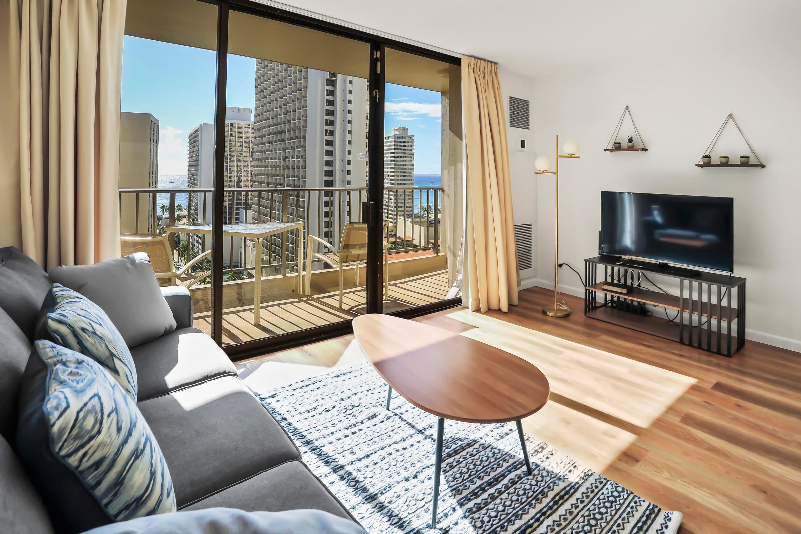 Condo in Honolulu · ★4.85 · 1 bedroom · 2 beds · 1 private bath - Image 1