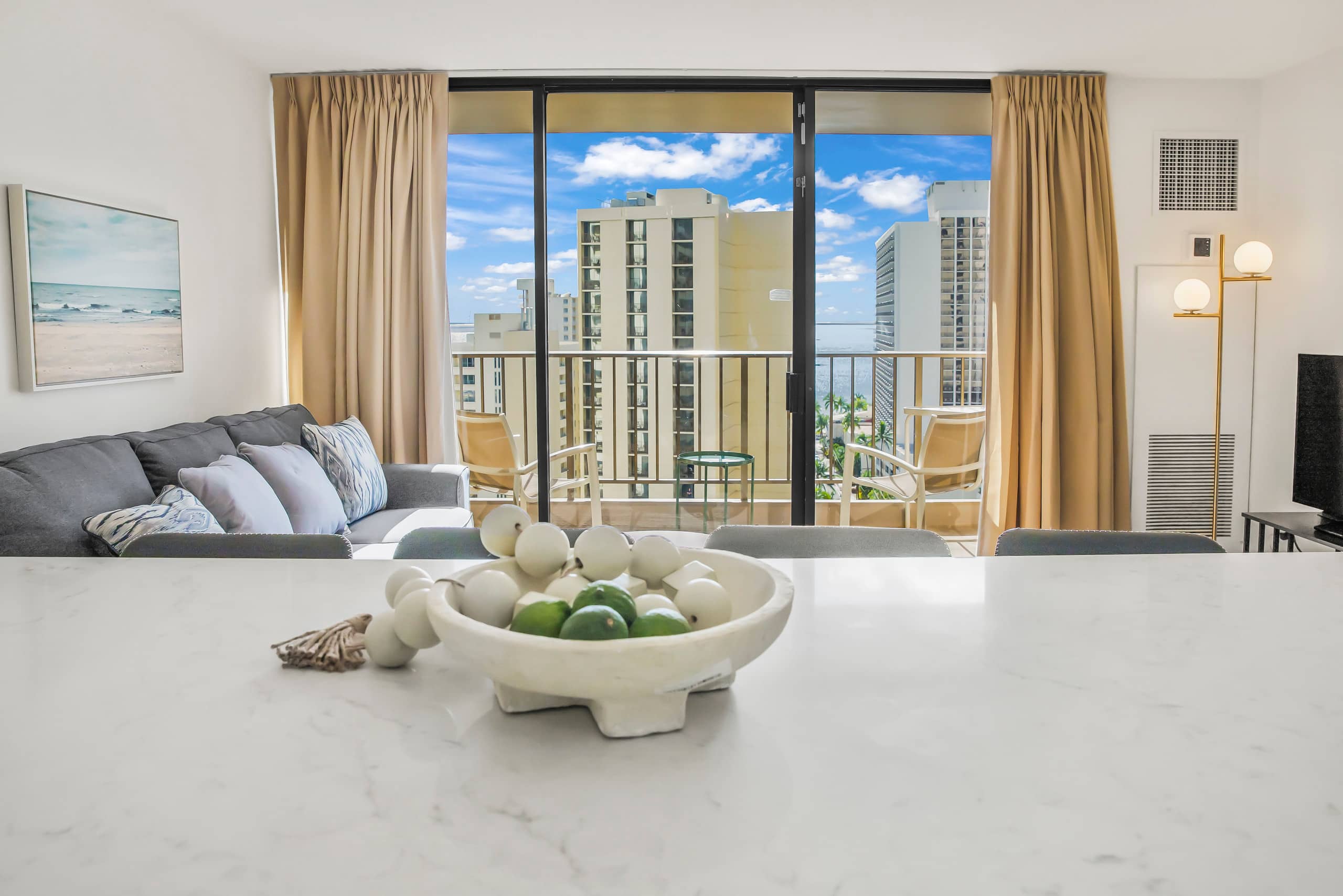 Condo in Honolulu · ★4.85 · 1 bedroom · 2 beds · 1 private bath - Image 4