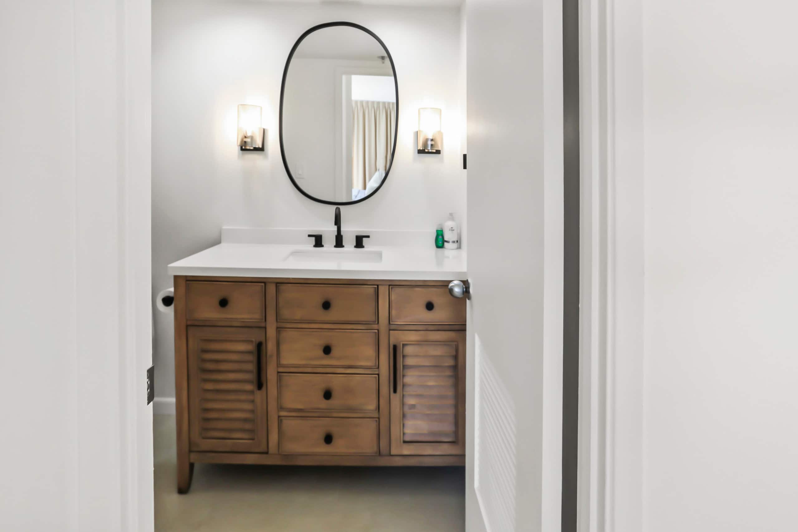 Condo in Honolulu · ★4.85 · 1 bedroom · 2 beds · 1 private bath - Image 15