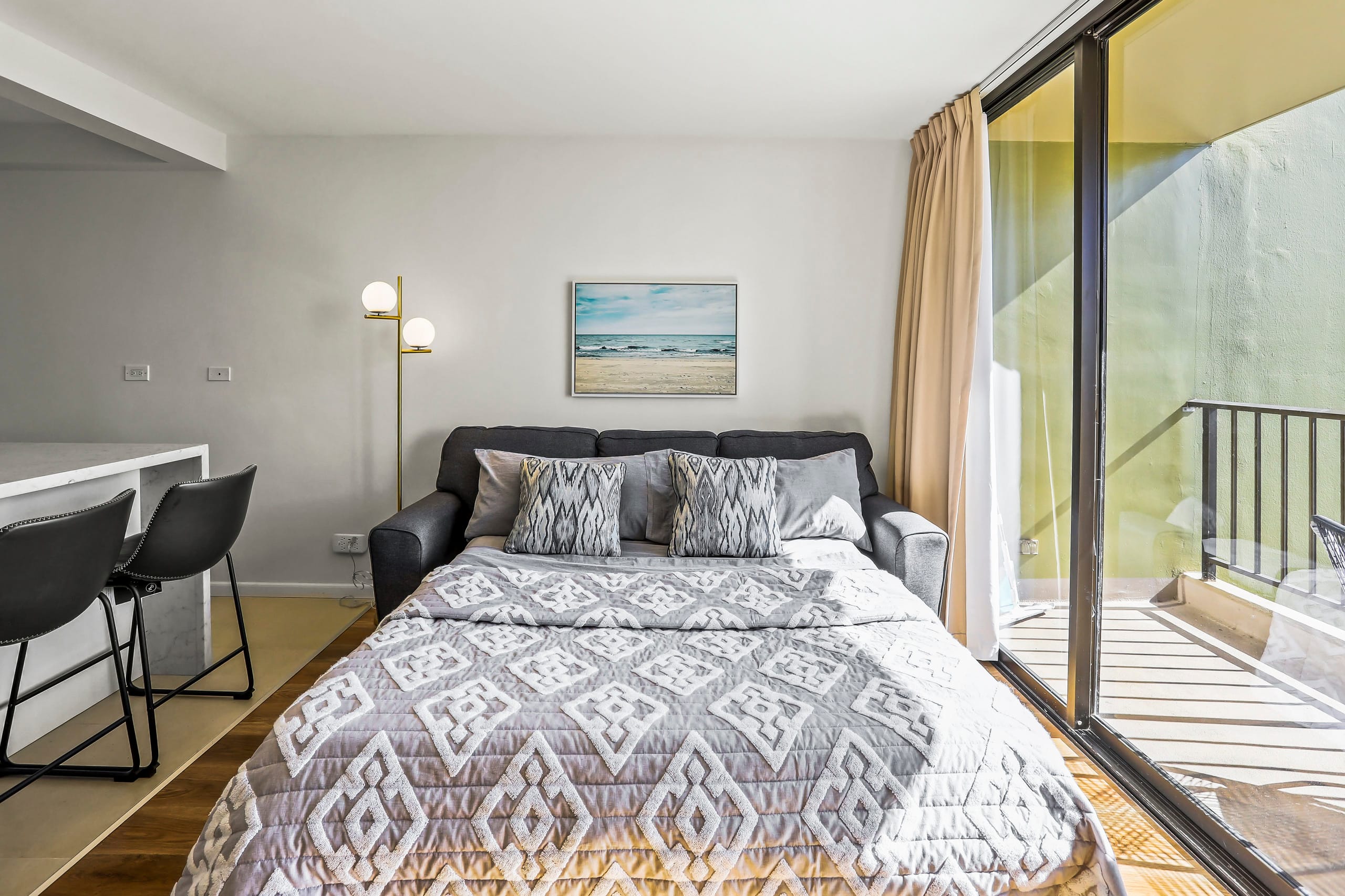 Condo in Honolulu · ★4.85 · 1 bedroom · 2 beds · 1 private bath - Image 13