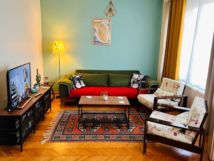 Lovely Bright Large 2-beds Flat With Balcony, Moda - Maltepe