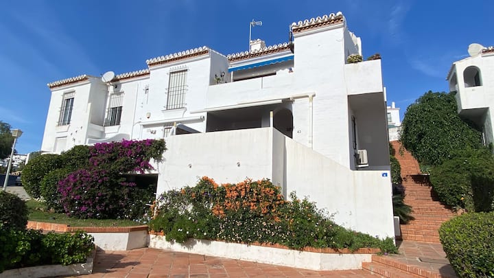 Urbanización las Mimosas, La Cala de Mijas: alquileres vacacionales y  alojamientos - La Cala de Mijas, España | Airbnb