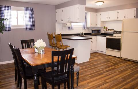 MansfieldBnB Sleeps 8 Pet & Family Friendly 3 Brdm