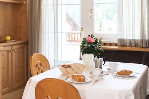 Top performing Airbnb: Apartment in Villa Leck in Sëlva