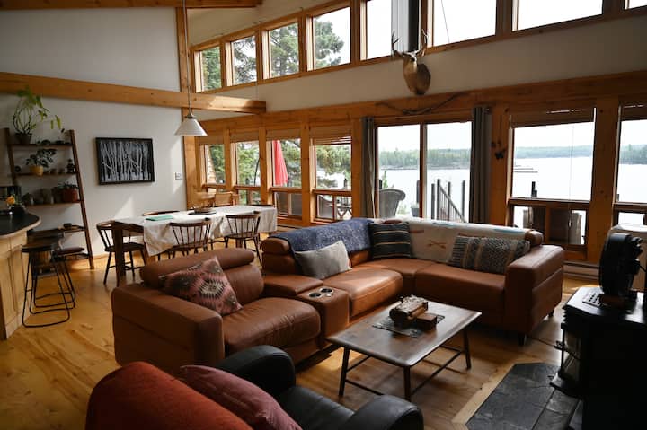 Unique Open Concept Cabin with Private Guest Cabin