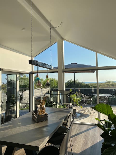 Modern and new cottage - 15 meters from the beach