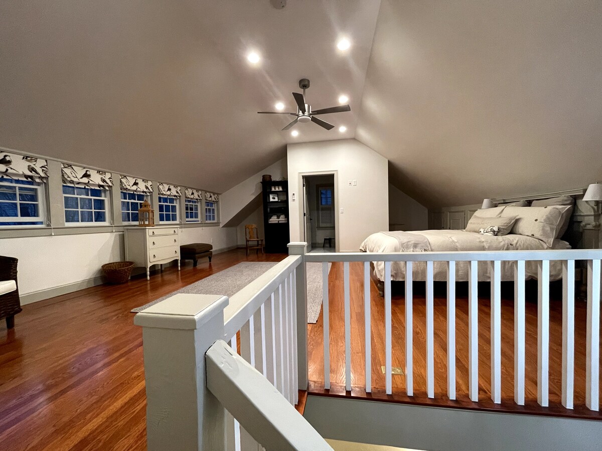 Adorable 1-bedroom carriage house - Guesthouses for Rent in